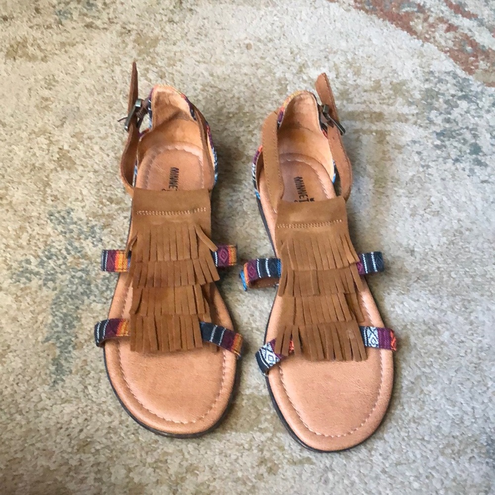 Women’s size 8 Minnetonka fringe tassel leather sandals